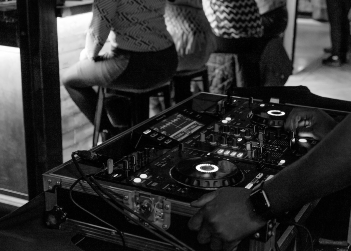 大学生跳楼自杀的简单介绍的简单介绍