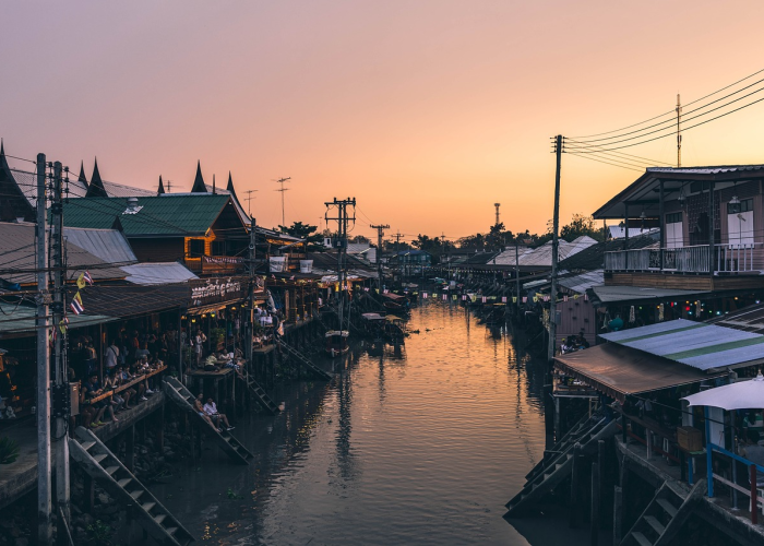 【江州司马青衫湿典故,江州司马青衫湿典故含义】