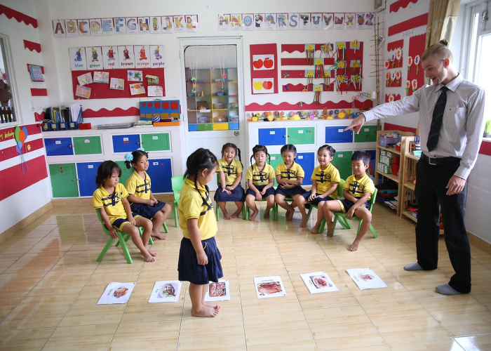 (广东佛山仓库起火)，佛山一工厂突发大火