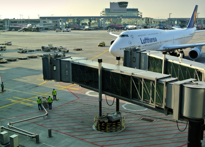 (月饼最初是用来做馈赠亲友的礼物的吗)，月饼最初是用来做啥的