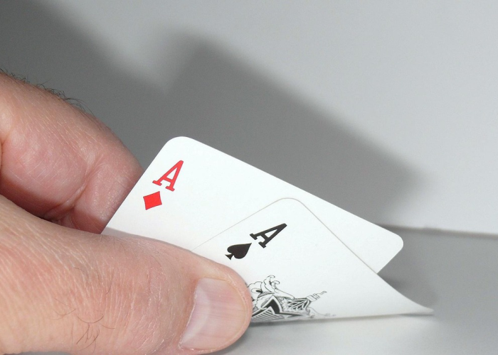 男生圆脸发型图片，男生圆脸发型图片 帅气