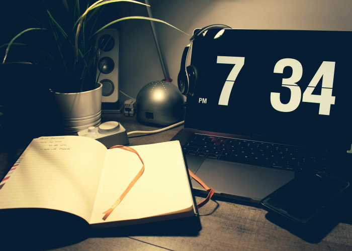 【小红毛,小红帽和大灰狼的故事】